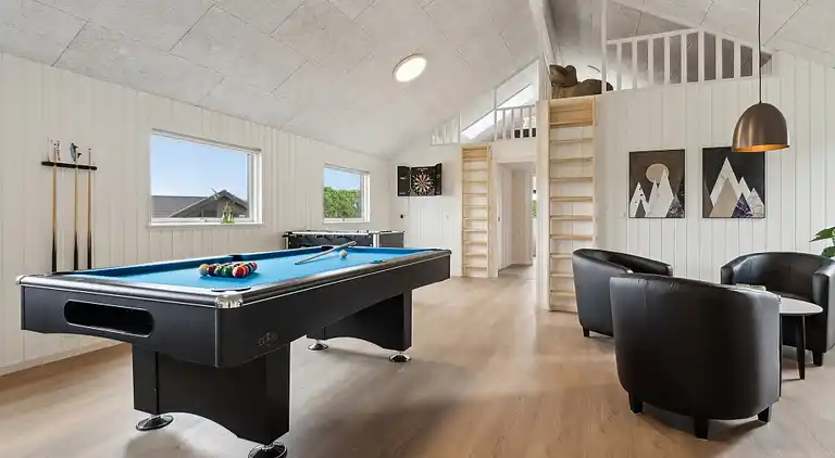 Stort semesterhus i Mommark - pool & aktiviteter