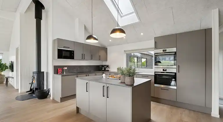 Stort semesterhus i Mommark - pool & aktiviteter