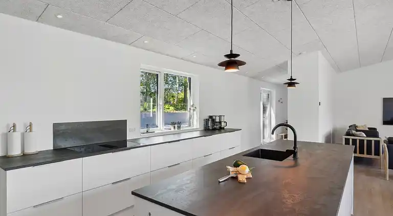 Modernes Ferienhaus bei Rågeleje mit Pool