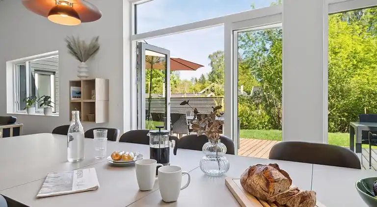 Modernes Ferienhaus bei Rågeleje mit Pool