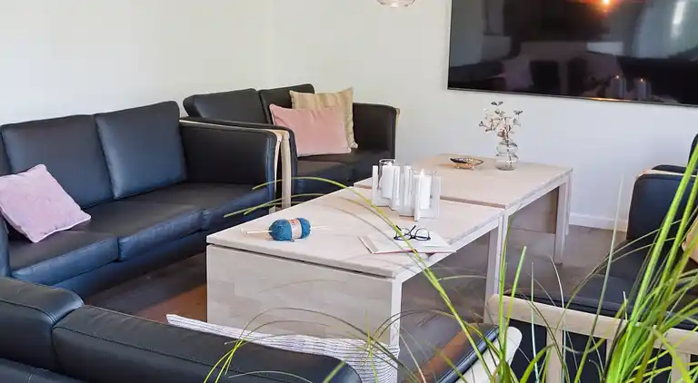 Modernes Ferienhaus bei Rågeleje mit Pool