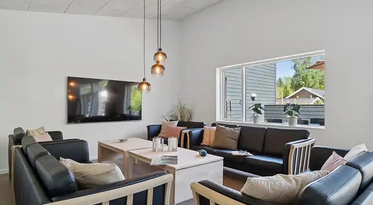 Modernes Ferienhaus bei Rågeleje mit Pool