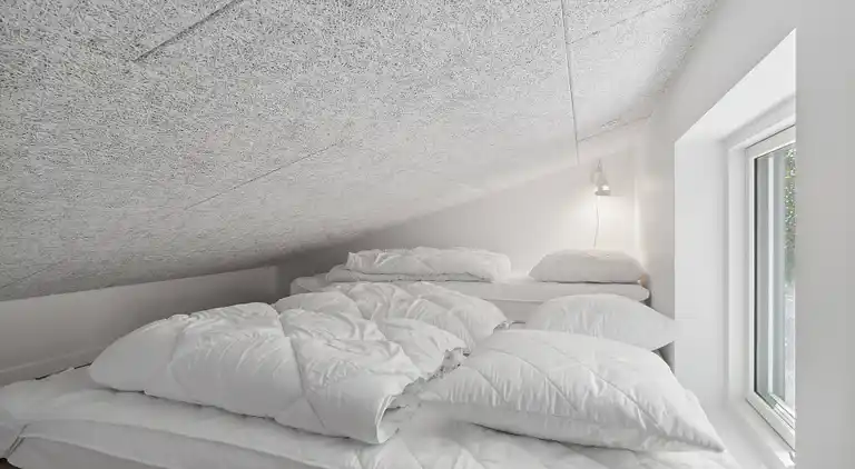 Modernes Ferienhaus bei Rågeleje mit Pool