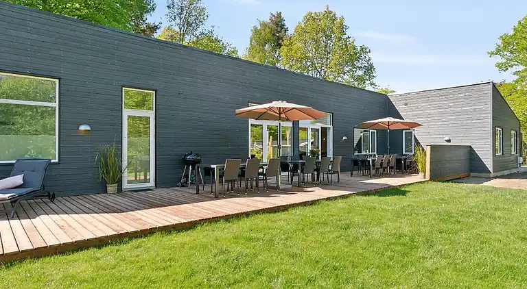 Modernes Ferienhaus bei Rågeleje mit Pool