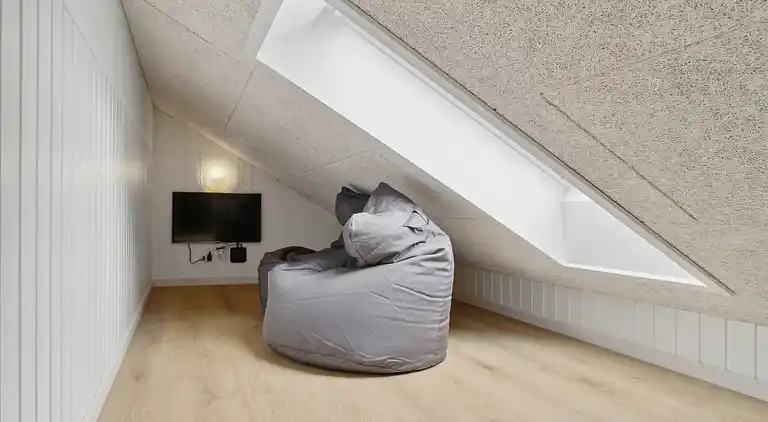 Sommarhus med inomhuspool, spa & bastu