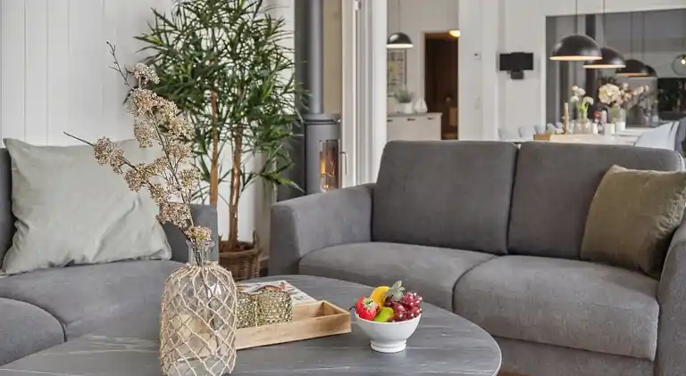 Sommarhus med inomhuspool, spa & bastu