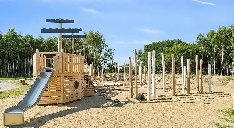 Großes Ferienhaus mit Hallenbad und Sauna