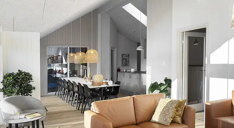 Großes Ferienhaus mit Hallenbad und Sauna