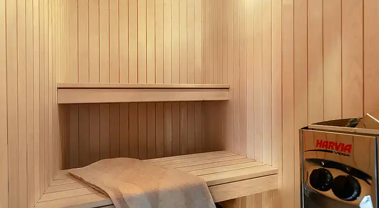 Großes Ferienhaus mit Hallenbad und Sauna