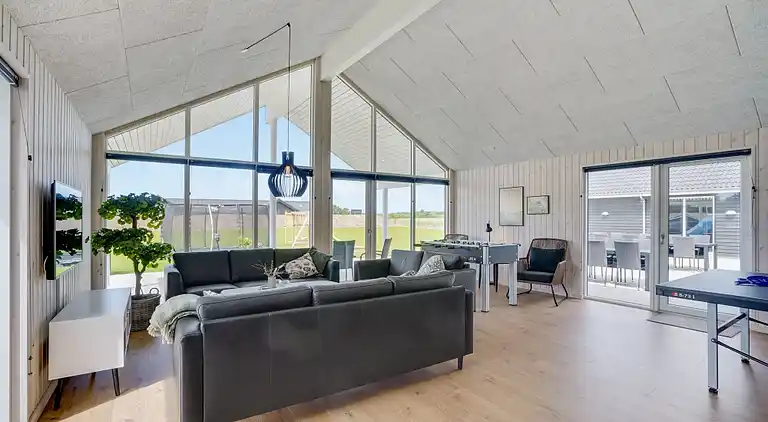 Großes Ferienhaus für 26 Personen mit Pool