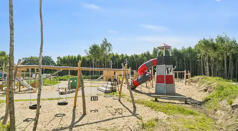 Großes Ferienhaus für 26 Personen mit Pool