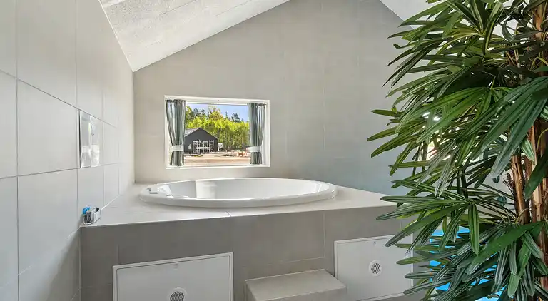 Großes Ferienhaus am Strand - Pool & Freizeit