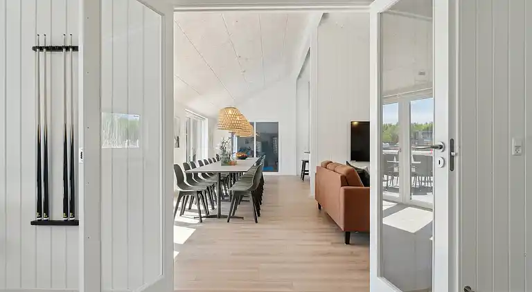 Großes Ferienhaus am Strand - Pool & Freizeit