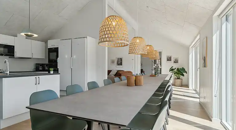 Großes Ferienhaus am Strand - Pool & Freizeit