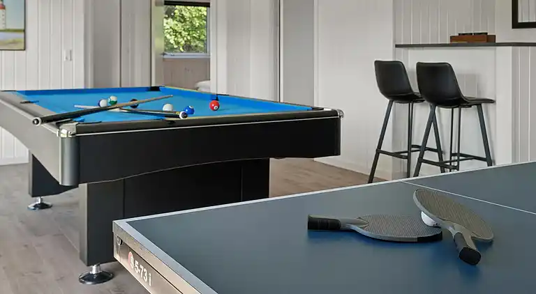 Großes Ferienhaus mit Pool, Spa & Spielraum