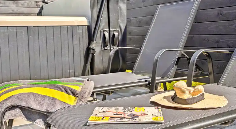 Großes Ferienhaus mit Pool, Spa & Spielraum