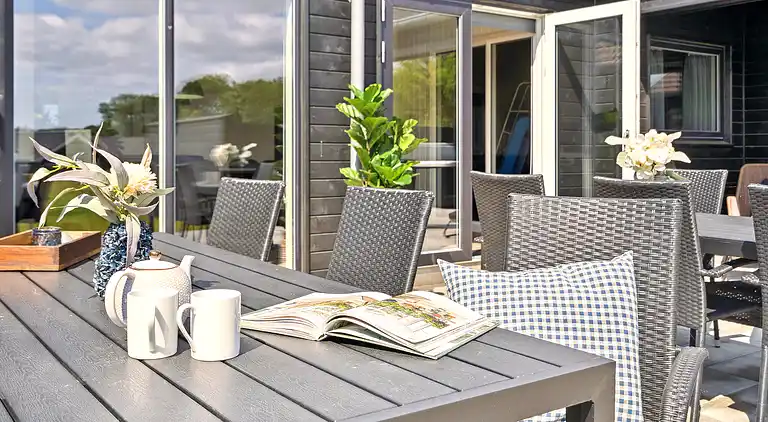 Großes Ferienhaus mit Pool, Spa & Spielraum