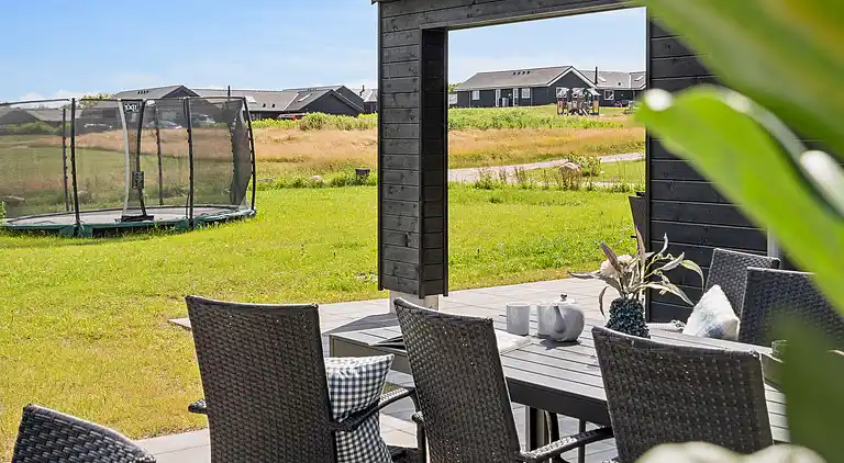 Großes Ferienhaus mit Pool, Spa & Spielraum