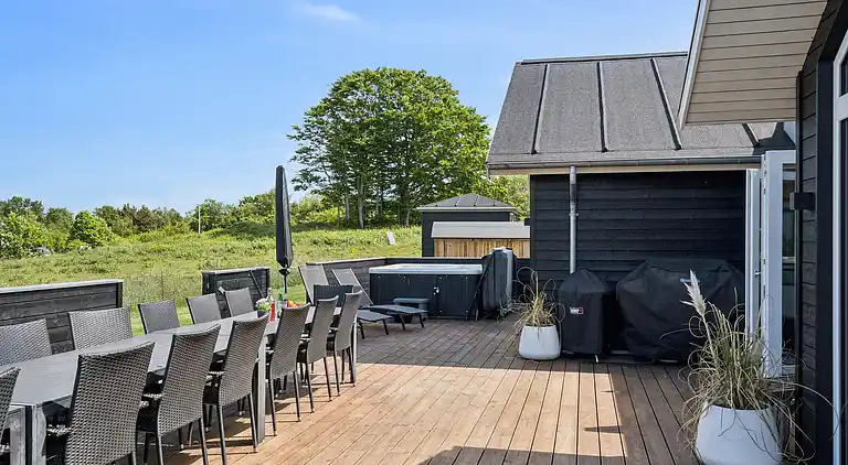 Luxusferienhaus mit Pool, Spa und Terrasse