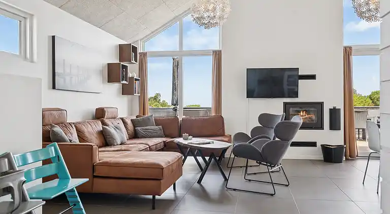 Luxusferienhaus mit Pool, Spa und Terrasse