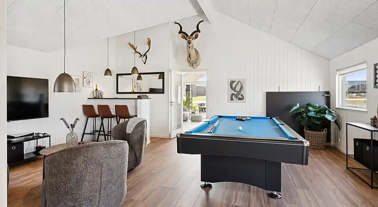 Große Ferienoase mit Pool & Spa bei Skåstrup