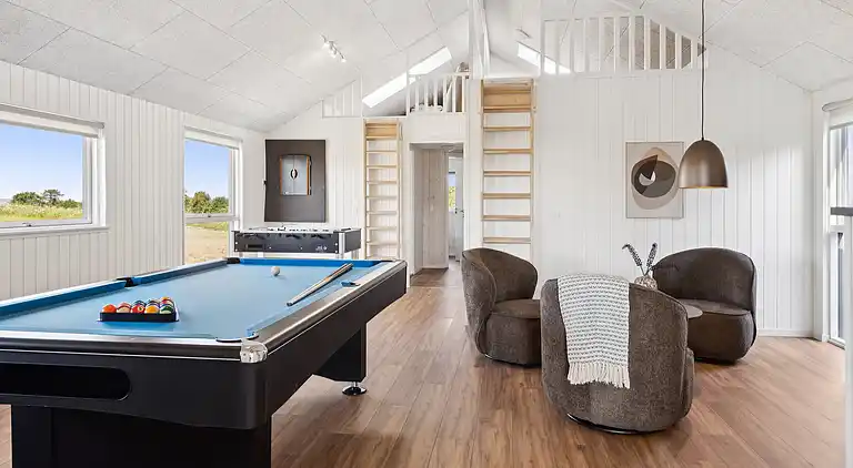 Große Ferienoase mit Pool & Spa bei Skåstrup