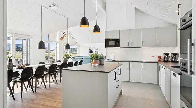 Große Ferienoase mit Pool & Spa bei Skåstrup