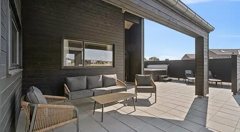 Große Ferienoase mit Pool & Spa bei Skåstrup