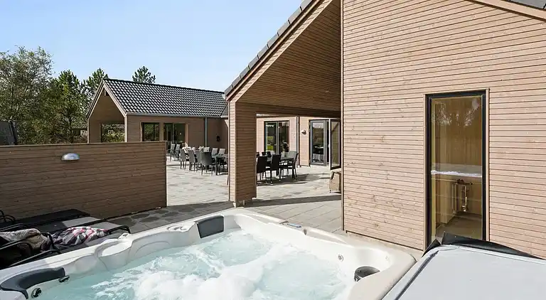 Geräumiges Ferienhaus mit Pool, Spa & Sauna