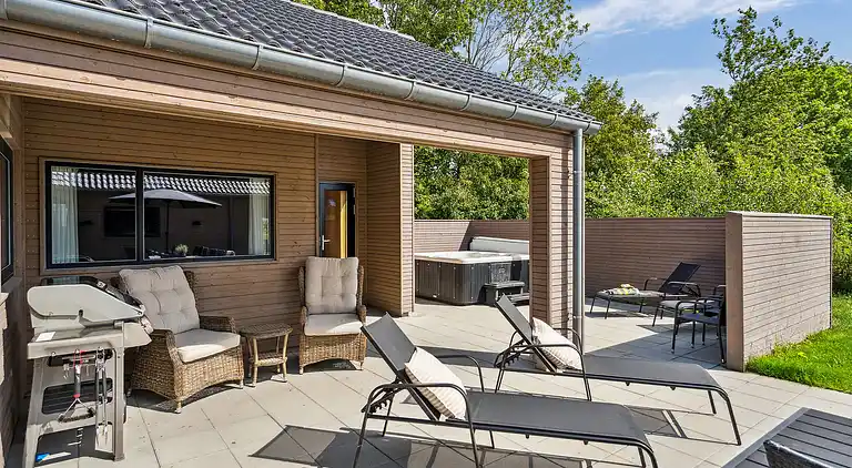 Geräumiges Ferienhaus mit Pool, Spa & Sauna