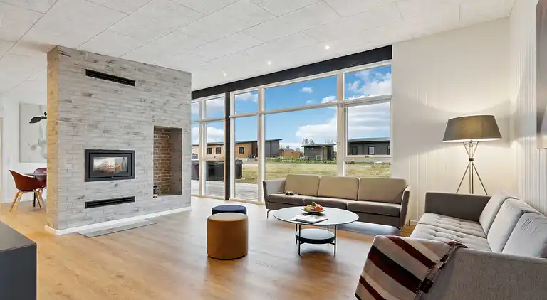 Geräumiges Ferienhaus für 10 mit Spa & Terrasse