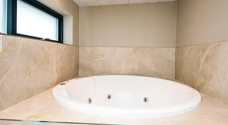 Geräumiges Ferienhaus in Ebeltoft mit Spa