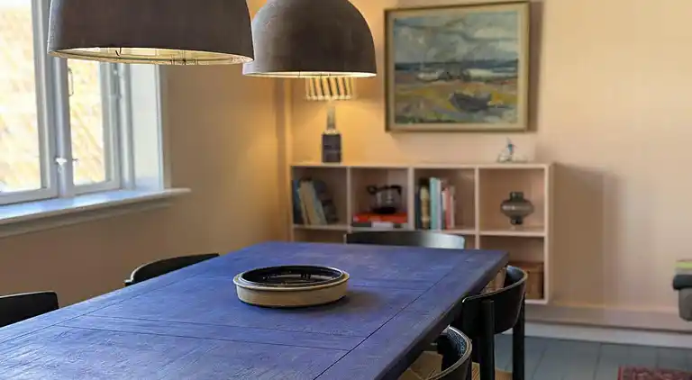 Ferie i Sandvig nær strand og klippekyst