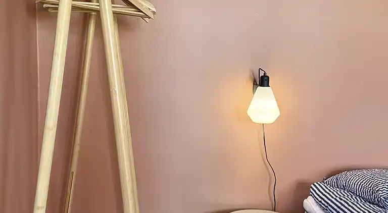 Ferie i Sandvig nær strand og klippekyst