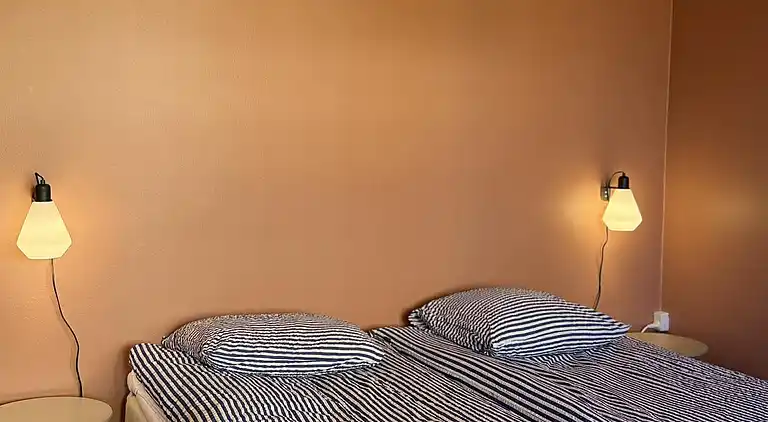 Ferie i Sandvig nær strand og klippekyst