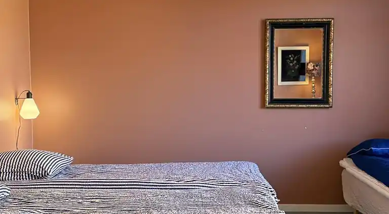 Ferie i Sandvig nær strand og klippekyst