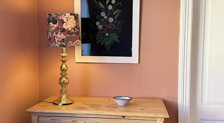 Ferie i Sandvig nær strand og klippekyst