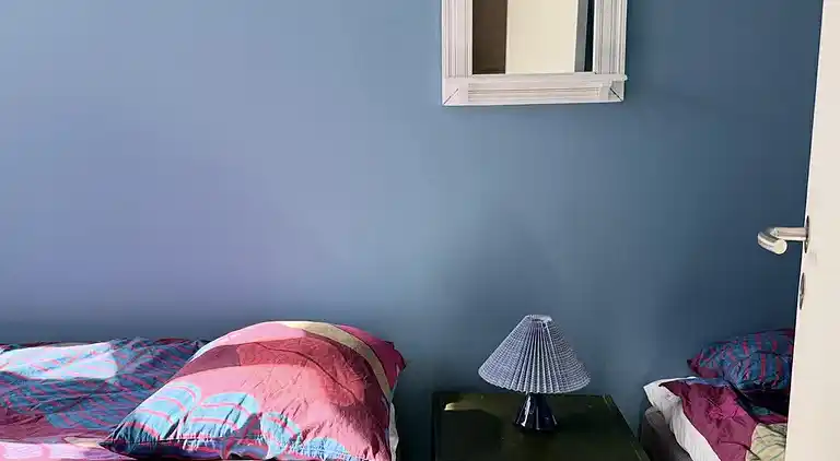 Ferie i Sandvig nær strand og klippekyst