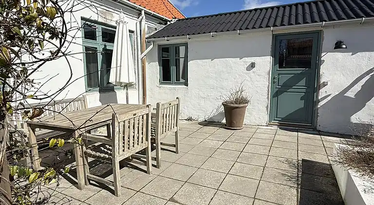 Ferie i Sandvig nær strand og klippekyst