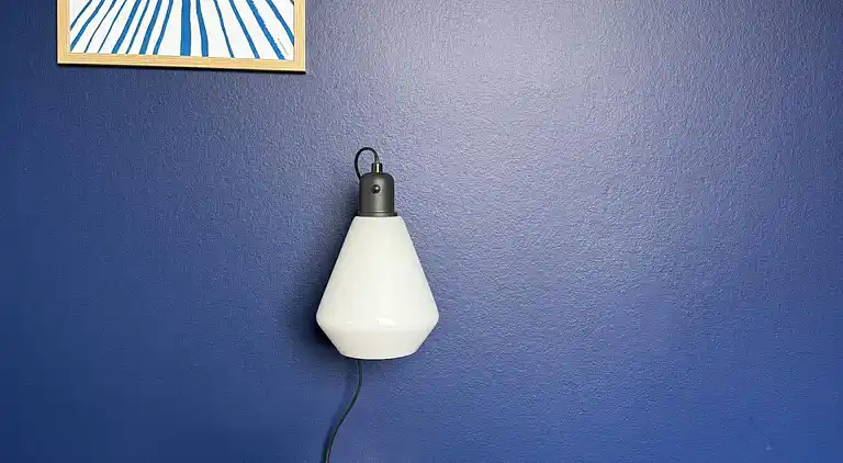 Nyrenoveret og med udsigt over Sandvig og havet