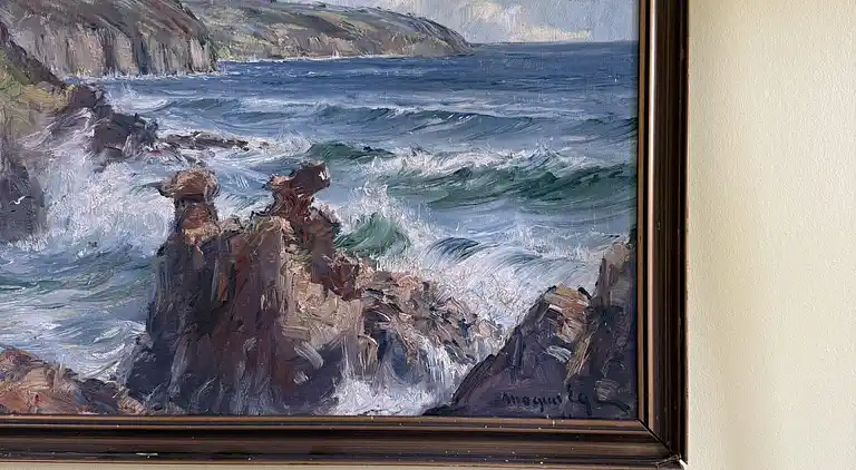 Nyrenoveret og med udsigt over Sandvig og havet