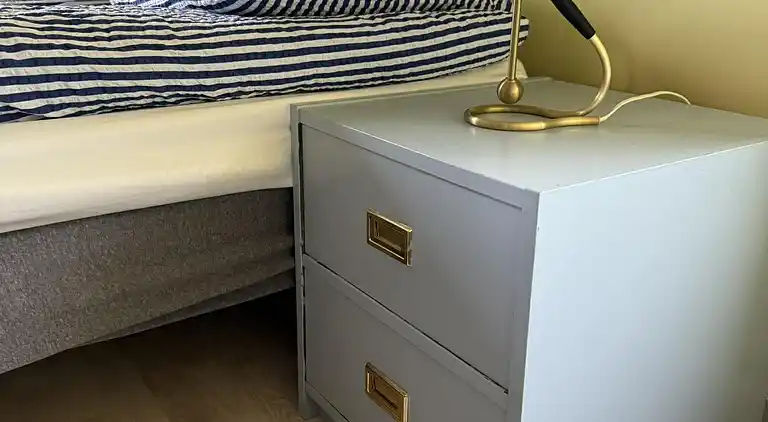 Nyrenoveret og med udsigt over Sandvig og havet