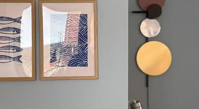 Nyrenoveret og med udsigt over Sandvig og havet