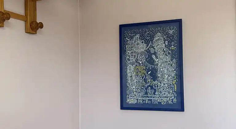 Nyrenoveret ferielejlighed i hjertet af Sandvig