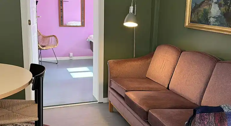 Nyrenoveret ferielejlighed i hjertet af Sandvig