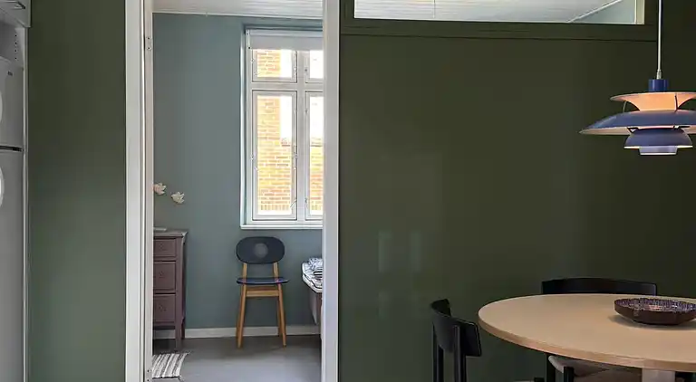 Nyrenoveret ferielejlighed i hjertet af Sandvig