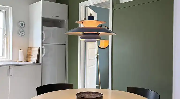 Nyrenoveret ferielejlighed i hjertet af Sandvig