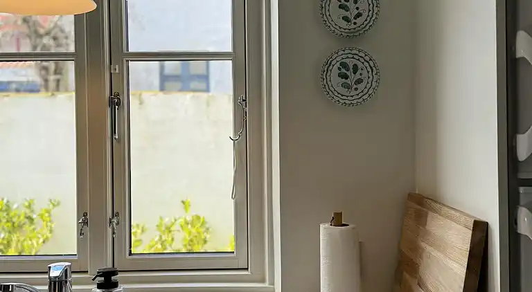 Nyrenoveret ferielejlighed i hjertet af Sandvig