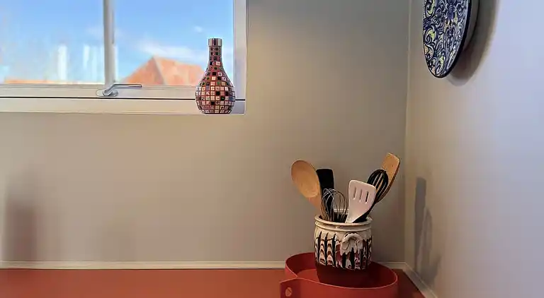 Ferie i Sandvig nær strand og klippekyst