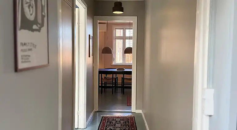 Ferie i Sandvig nær strand og klippekyst